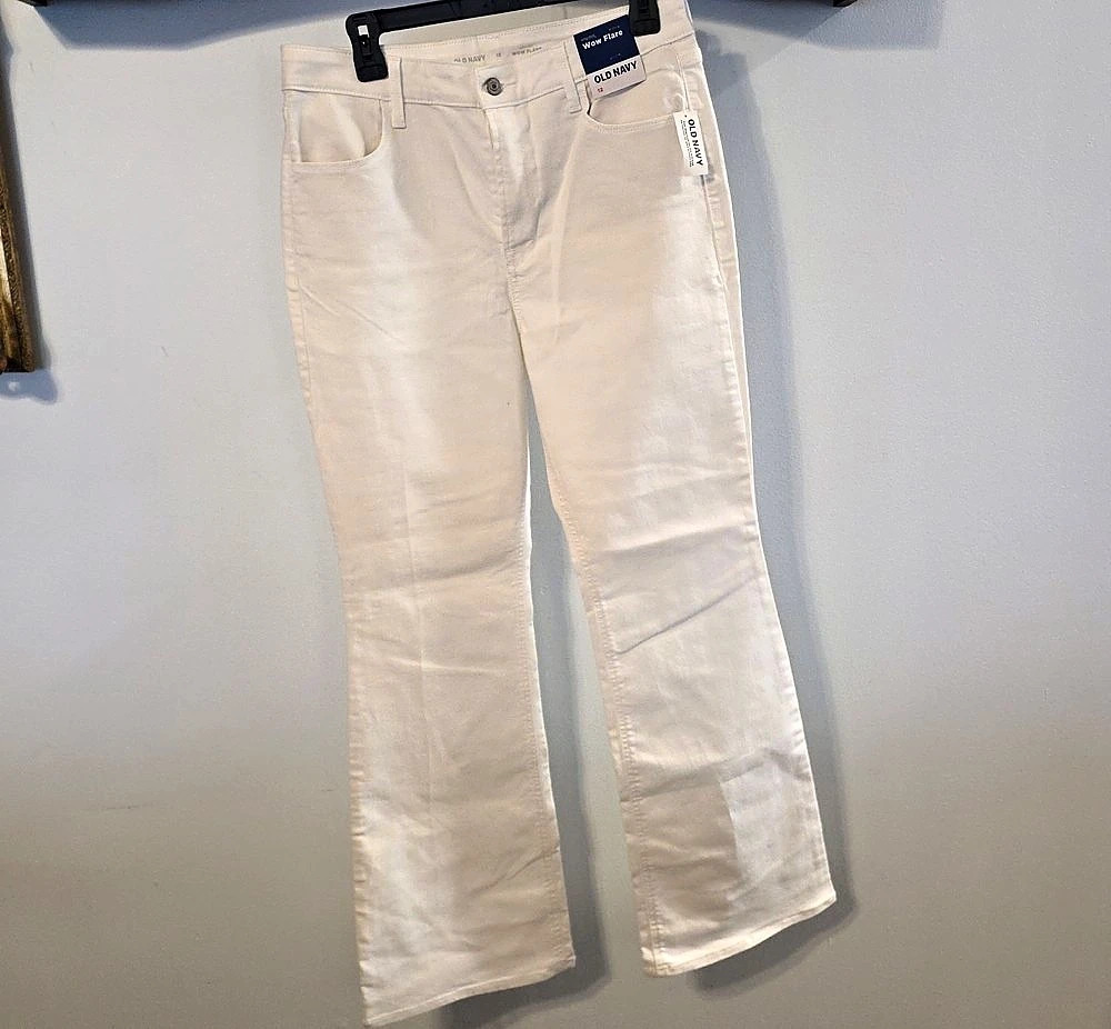 Old Navy Boot-Cut Jeans in White Waist 12 NWT